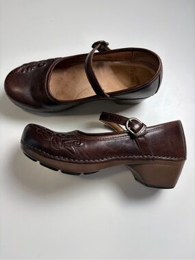 Dansko Savanna embroidered Mary Jane clogs